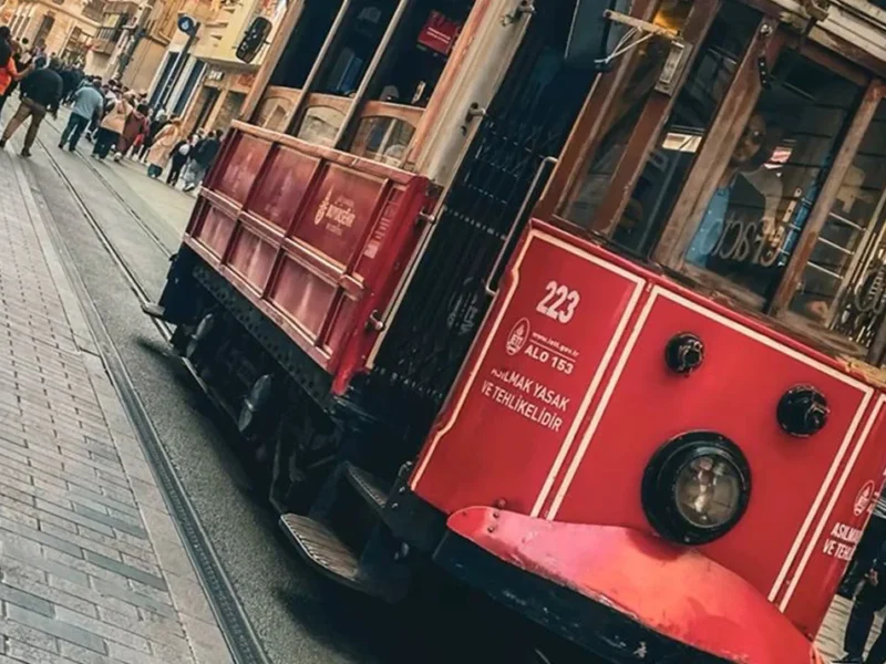 İstiklal Caddesi Nostaljik Tramvay Hattı Yenileme ve Çevre Düzenleme İnşaatı