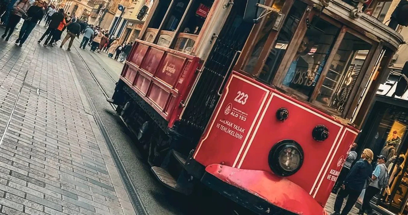 İstiklal Caddesi Nostaljik Tramvay Hattı Yenileme ve Çevre Düzenleme İnşaatı