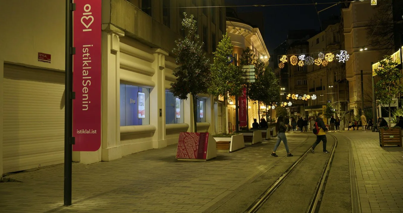 İstiklal Caddesi Nostaljik Tramvay Hattı Yenileme ve Çevre Düzenleme İnşaatı